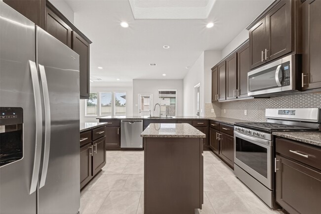 Building Photo - 219 Verde Lake Way