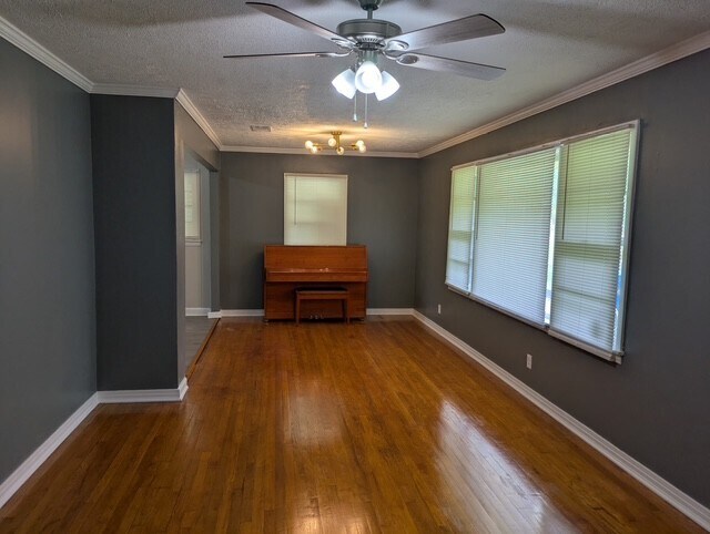 dining area - 162 W Thomas Dr