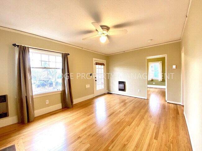 Building Photo - 5903 N Denver Ave