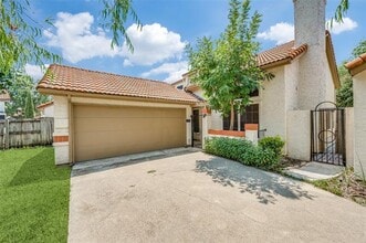 Building Photo - 607 Mission Cir