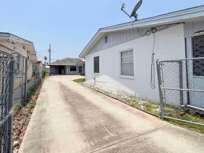 Building Photo - 1707 Delmar St