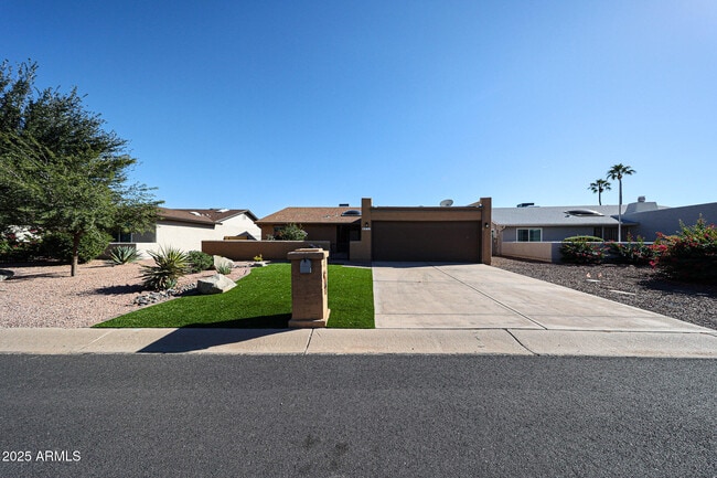 Building Photo - 9833 E Watford Way