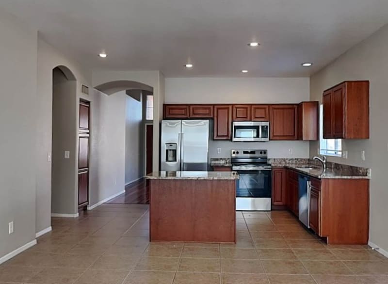 Building Photo - 2508 N Silverado