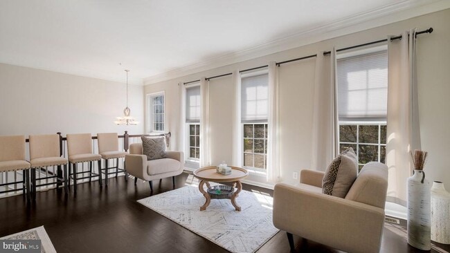 Building Photo - 303 Hilltop Ct