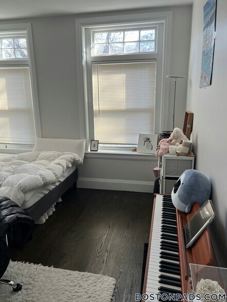 Building Photo - 7 Strathmore Rd