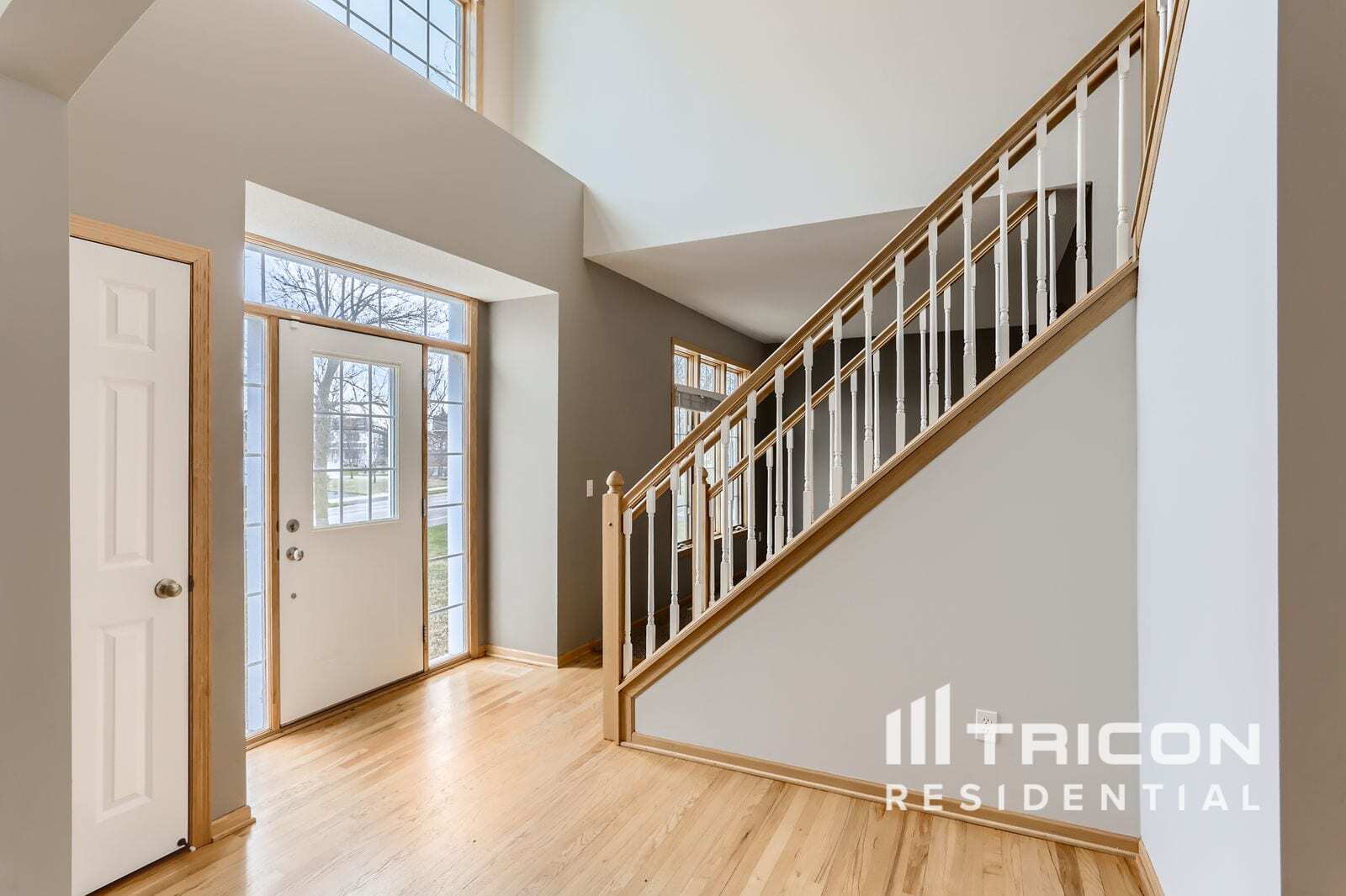 Building Photo - 516 Lincoln Dr NE