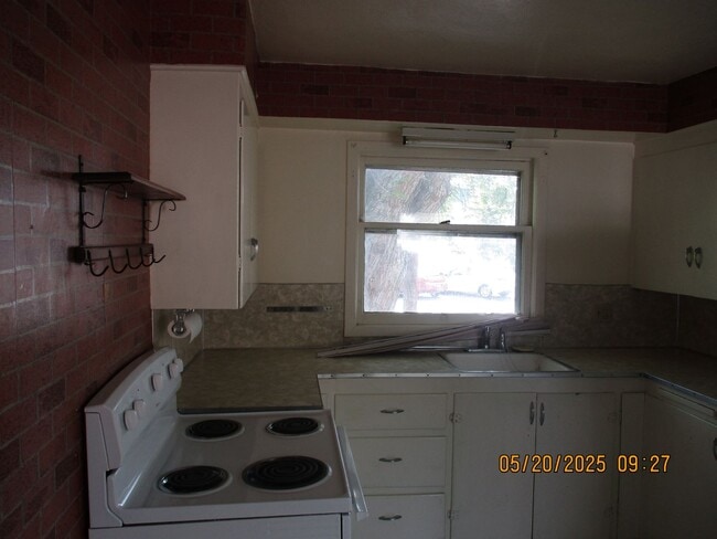 Building Photo - 50% OFF FIRST FULL MONTH'S RENT!