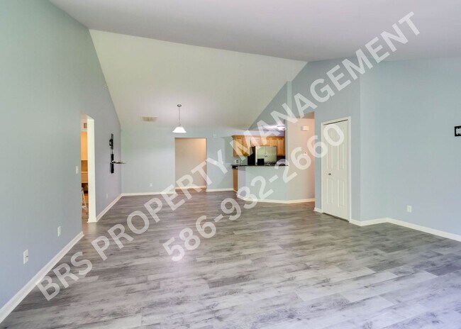 Building Photo - 2-bedroom 2 bath condo in Shelby Township