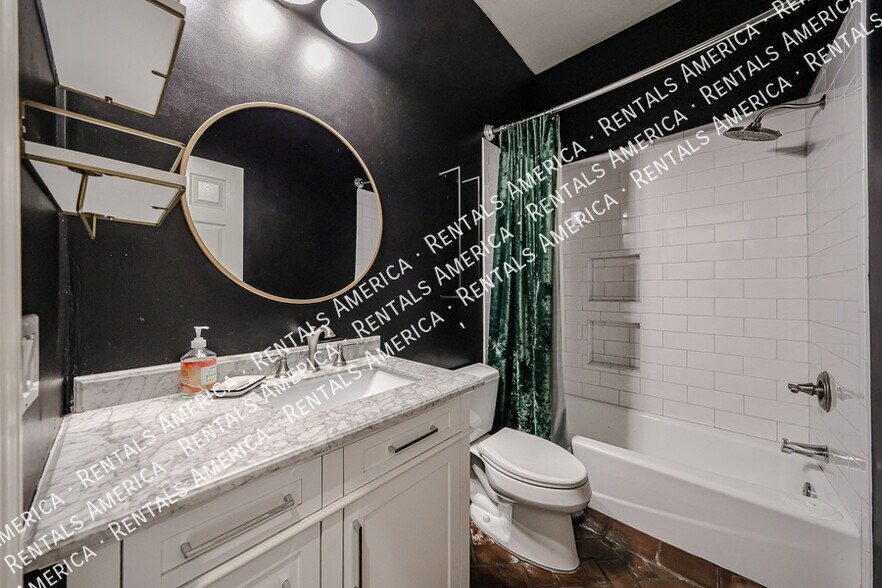 Building Photo - 3525 E Equestrian Trail