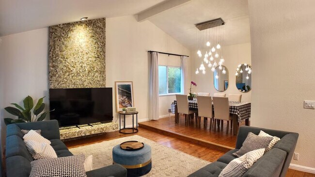 Building Photo - 6505 Skyfarm Dr