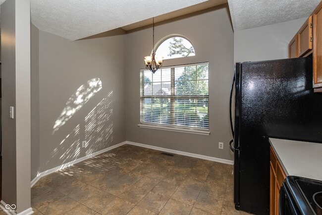 Building Photo - 10768 Belair Dr