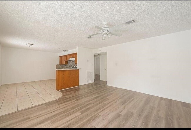 Building Photo - 8430 Round Rock Dr
