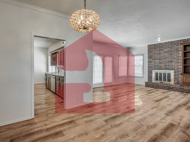 Building Photo - 2708 Silvertree Dr