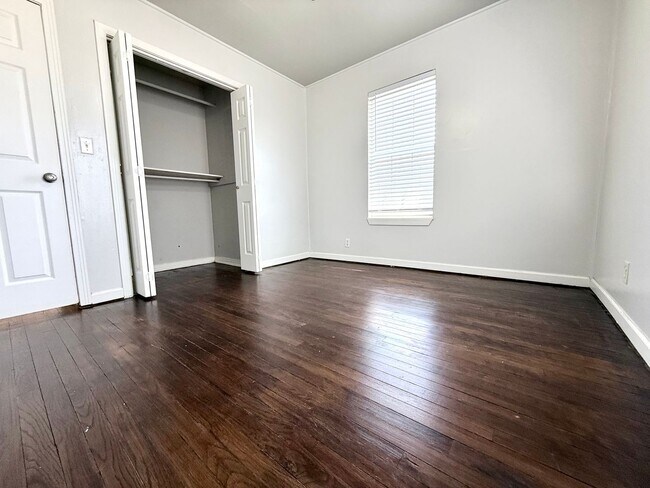 Building Photo - Cute 2BD 1BA Bungalow in Bethany!!