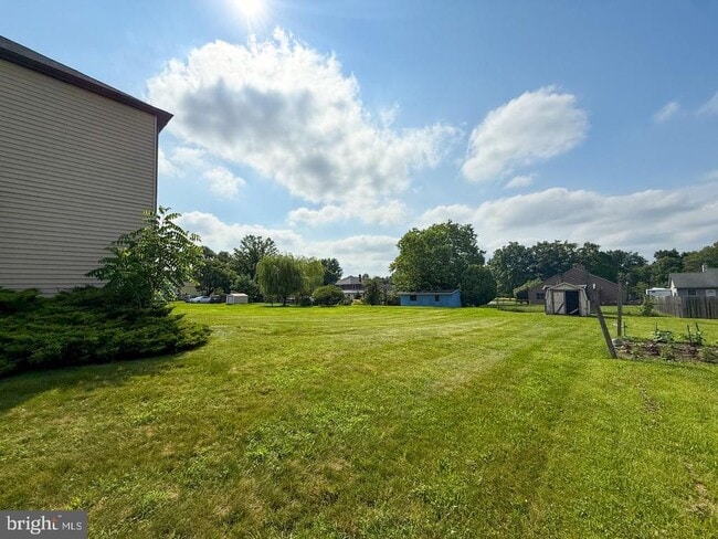 Building Photo - 265 Florence Dr
