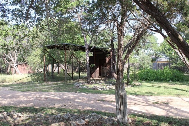 Building Photo - 630 Hillsedge Rd