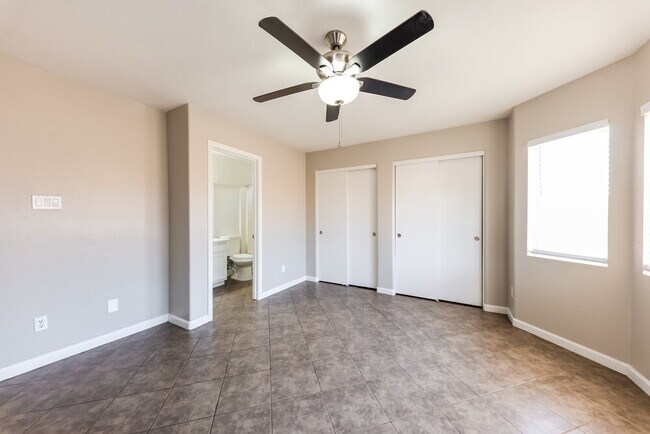 Building Photo - 12552 W Charter Oak Rd
