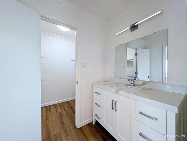 Building Photo - 3044 Franklin St