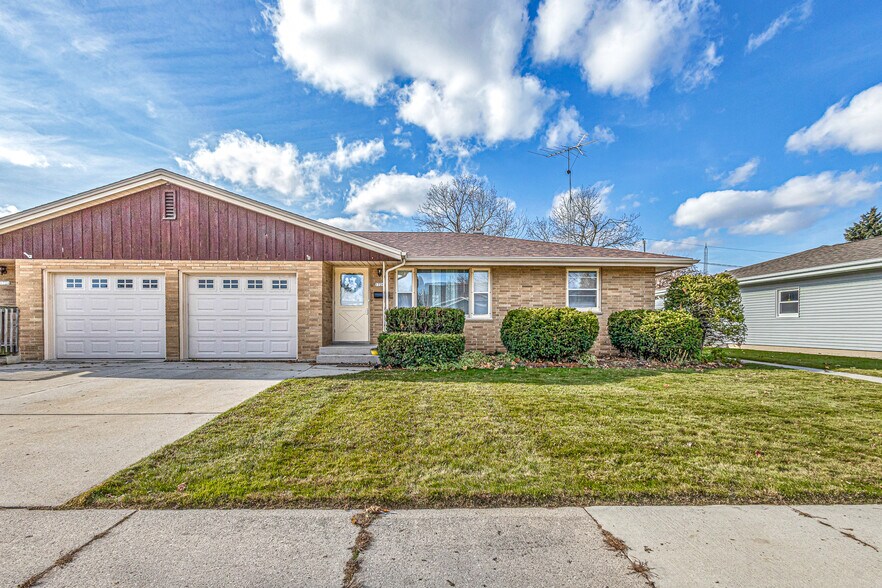 Building Photo - 1726 N 28th St