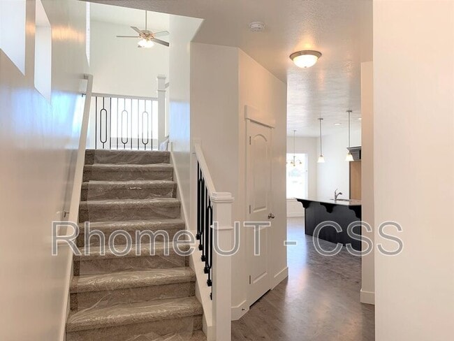 Building Photo - 552 N 260 W