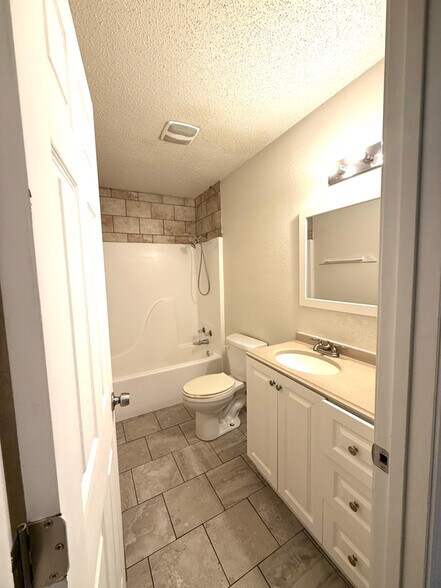 Building Photo - 301 Adams St