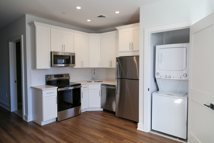 Unit 6 - Kitchen - Brightwaters Lofts