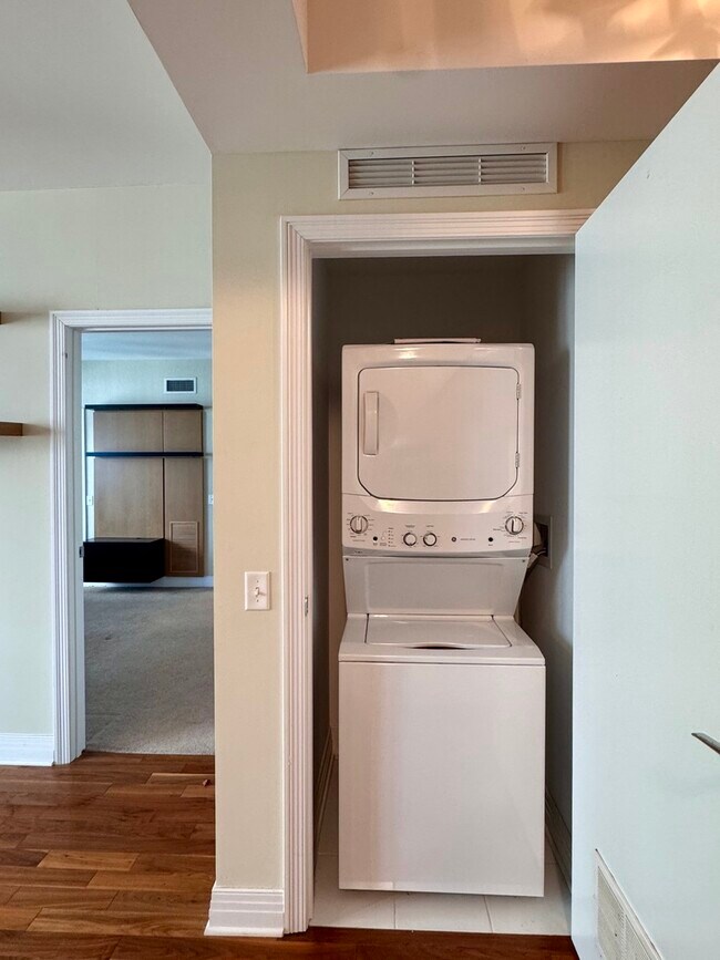 Building Photo - 600 N Lake Shore Dr