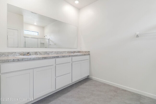 Building Photo - 947 Remington Green Dr SE