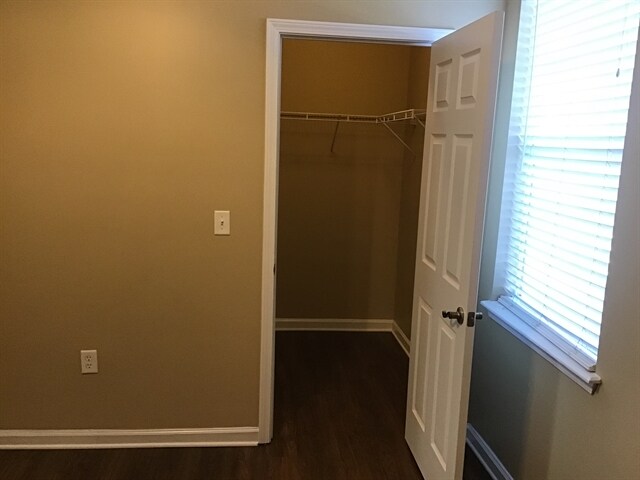 Building Photo - 724 Spruce Pine Ln