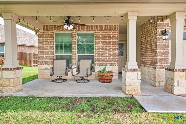 Building Photo - 5541 Perdita Dr