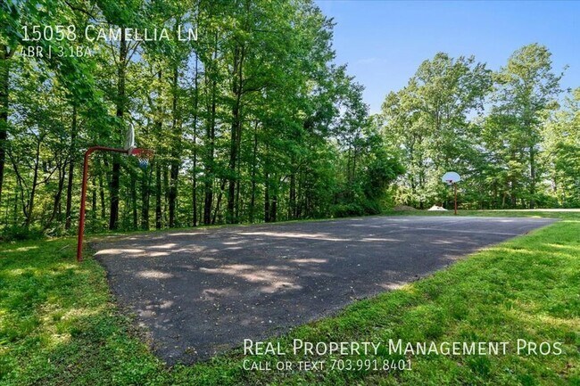 Building Photo - 15058 Camellia Ln
