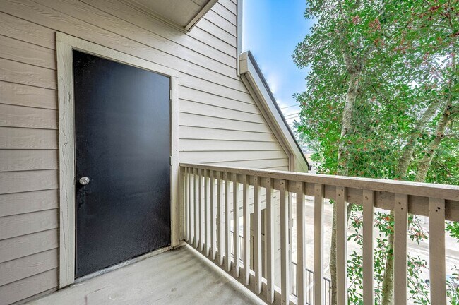 Building Photo - 1330 Old Spanish Trl