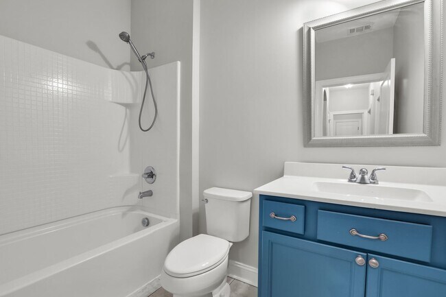 Building Photo - Spacious 4BR/3BA Pooler Home – Lagoon Views, Prime Location