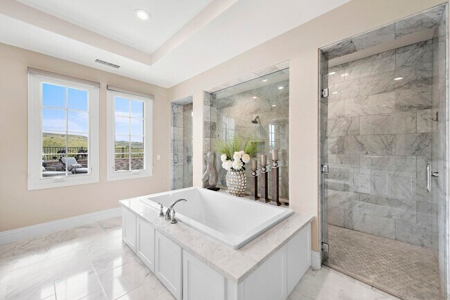 Building Photo - 14748 Valle Del Sur Ct