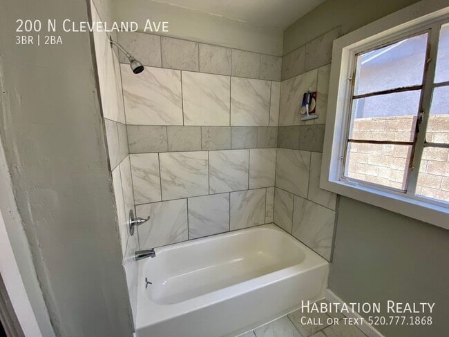 Building Photo - 200 N Cleveland Ave