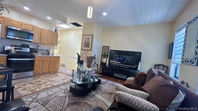 Building Photo - 844 Hancock St