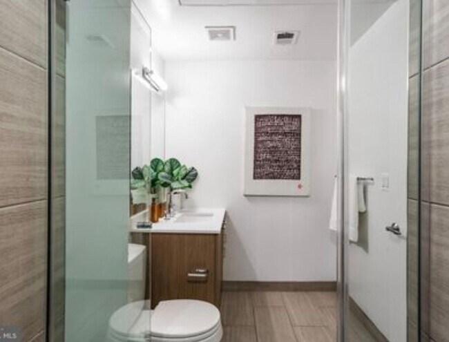 Building Photo - Luxury Loft in historic setting