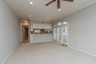 Large 2/2 Layout - Villa Helena