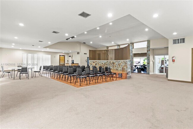 Building Photo - 481 Ives Dairy Rd