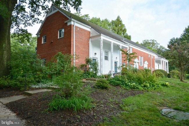 Building Photo - 3436 Martha Custis Dr