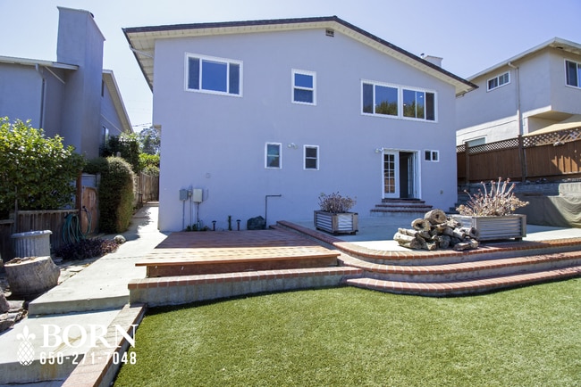 Building Photo - 810 Anita Ave