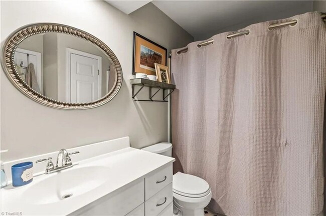 Building Photo - Beautiful Updated Home for Rent in New Irv...