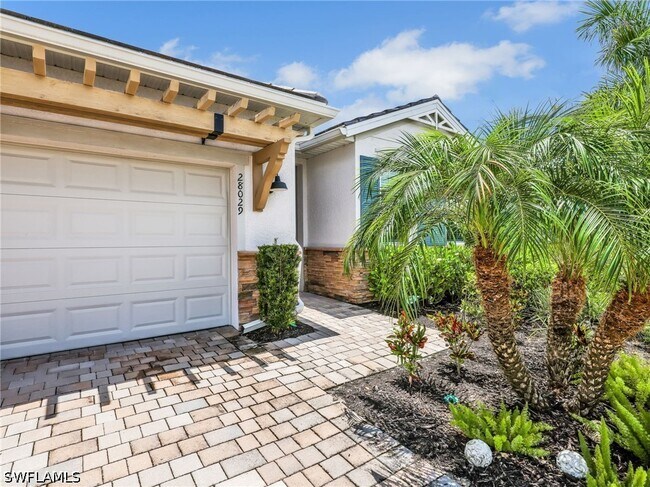 Building Photo - 28029 Sanibel Sands St