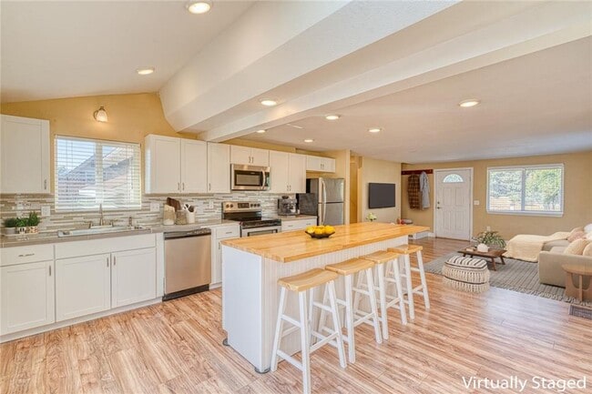 Building Photo - 296 Hartt Hill Dr