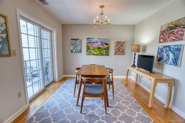 Building Photo - 208 Cinnamon Cir