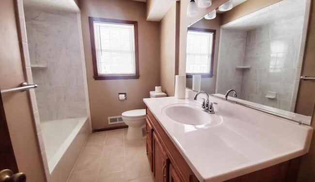 Building Photo - 3119 67th Ave N