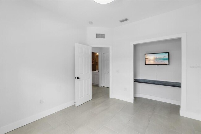 Building Photo - 5617 Whitehead St