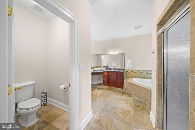 Building Photo - 1310 Forestwood Dr