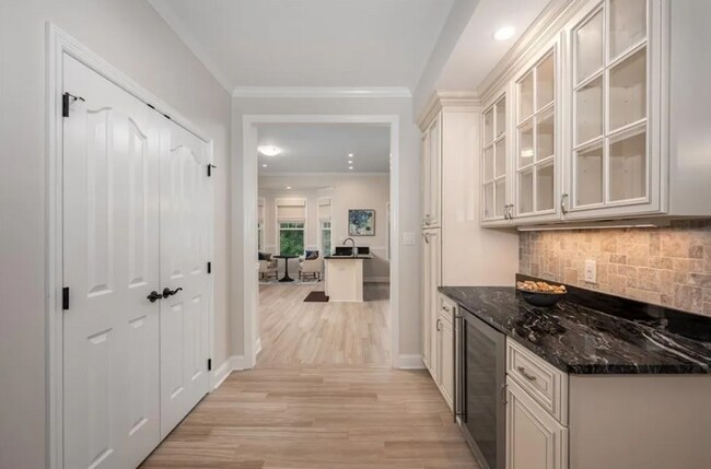 Building Photo - 220 Adams Pointe Blvd