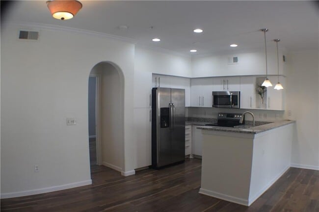 Building Photo - 11203 Ranch to Market Rd 2222